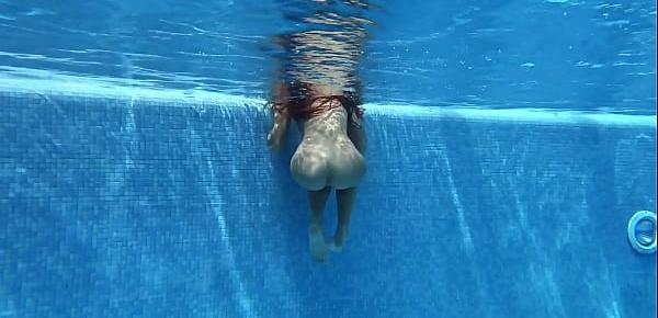  Tiffany Tatum escorted by Jack in swimming pool